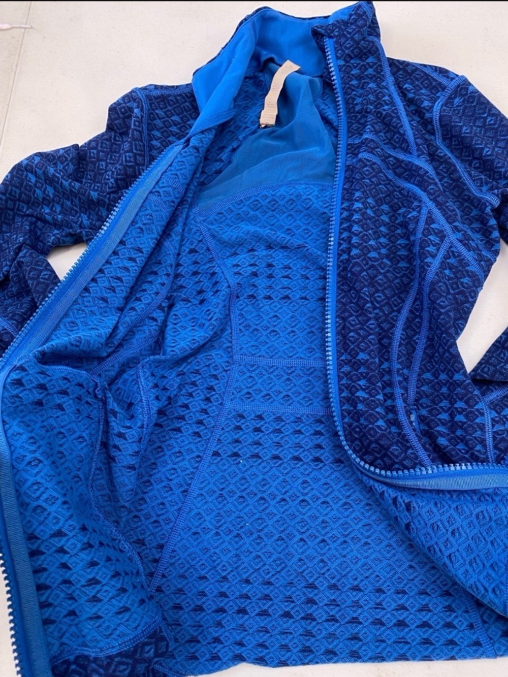 Lululemon Define Jacket Blue Geometric Pattern Full Zip Size 4 Thumbholes - Picture 11 of 13